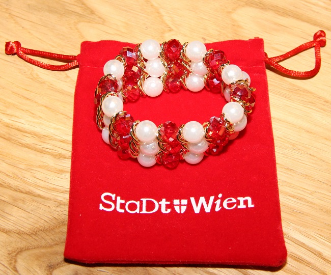 Виенски бал - меню и подарък