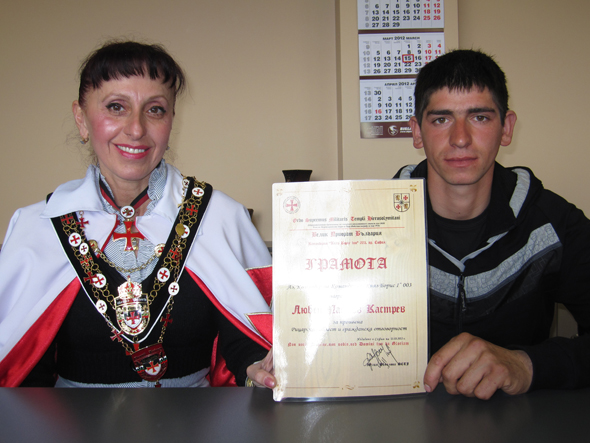 Тамплиери в Кочериново - Командерия "Княз Борис I" дари спасителя от село Фролош