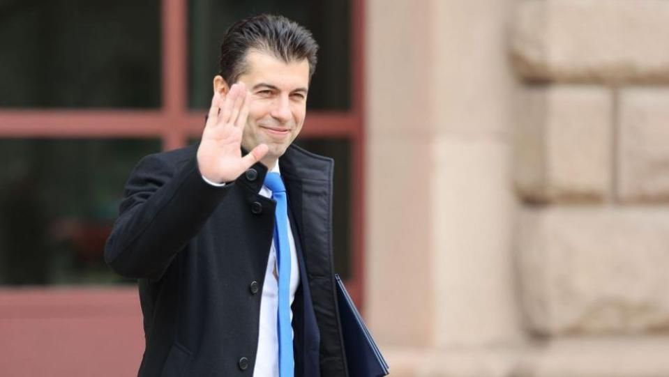 Петков отива на инат в Скопие, ще се върне излъган