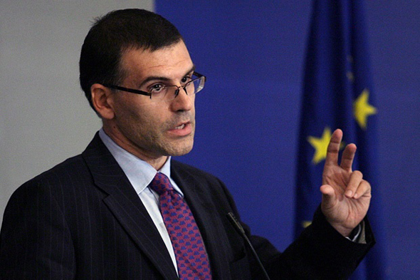 Борисов сдаде властта